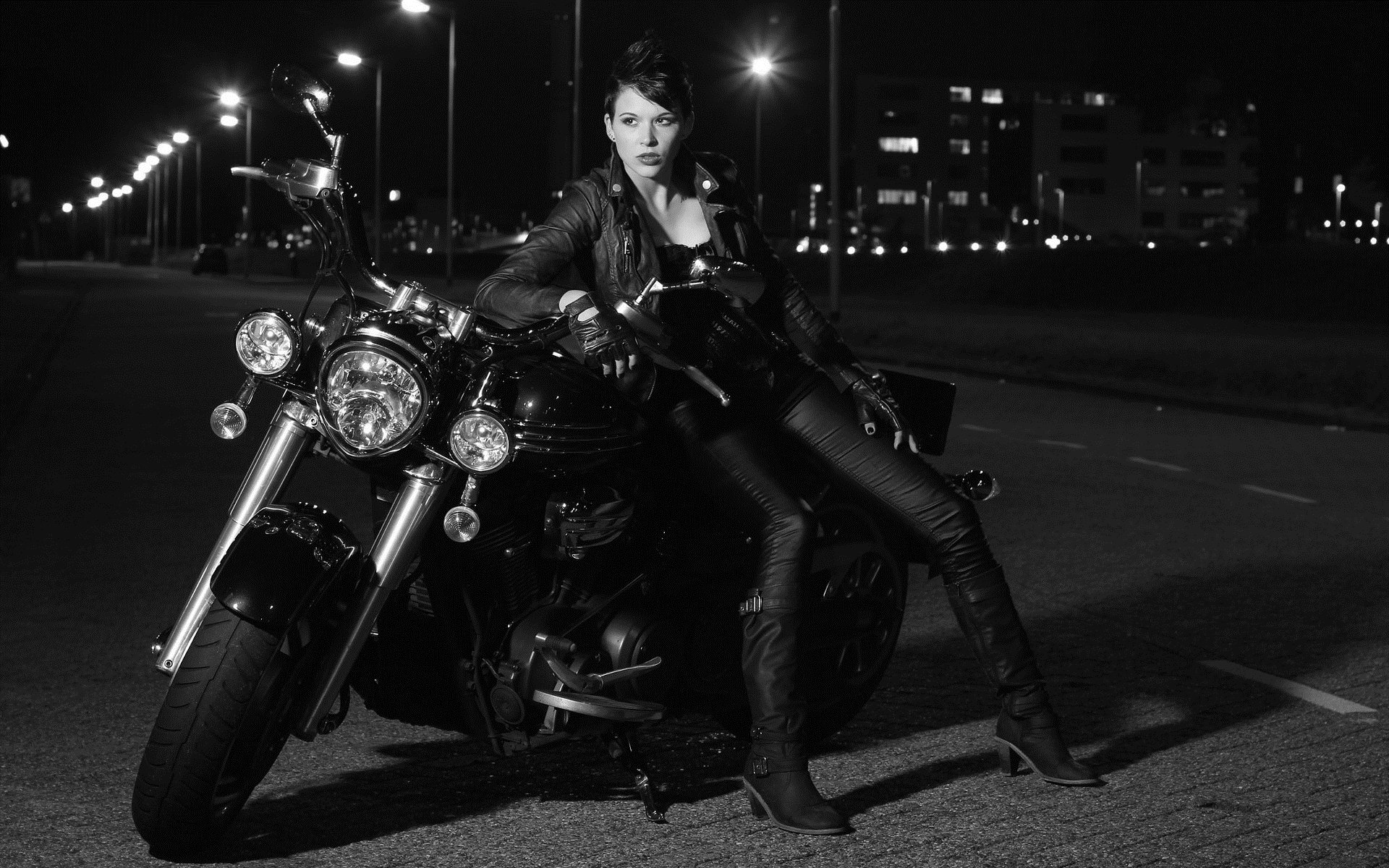 Photo Beautiful girls and motorcycles in Fort Worth