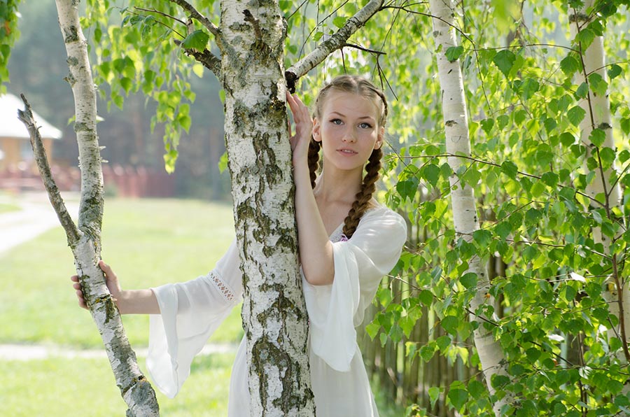 Women in Slavic costumes in Fort Worth