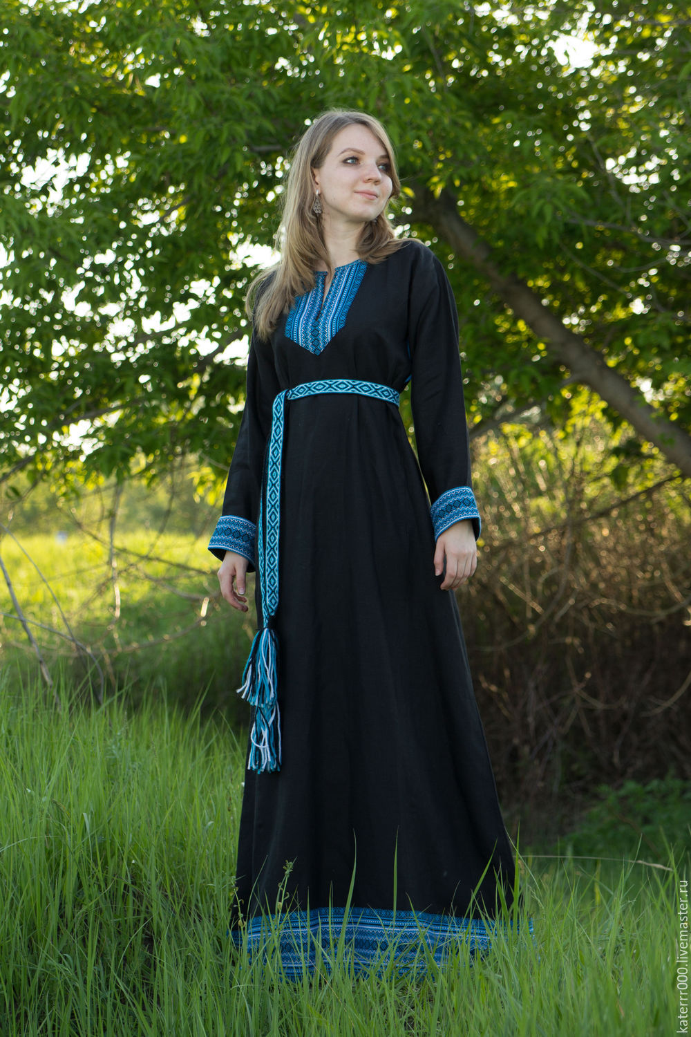 Women in Slavic costumes in Fort Worth