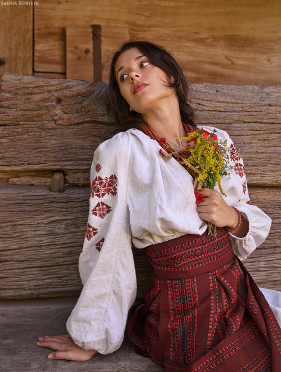 Girls in Slavic costumes in Fort Worth