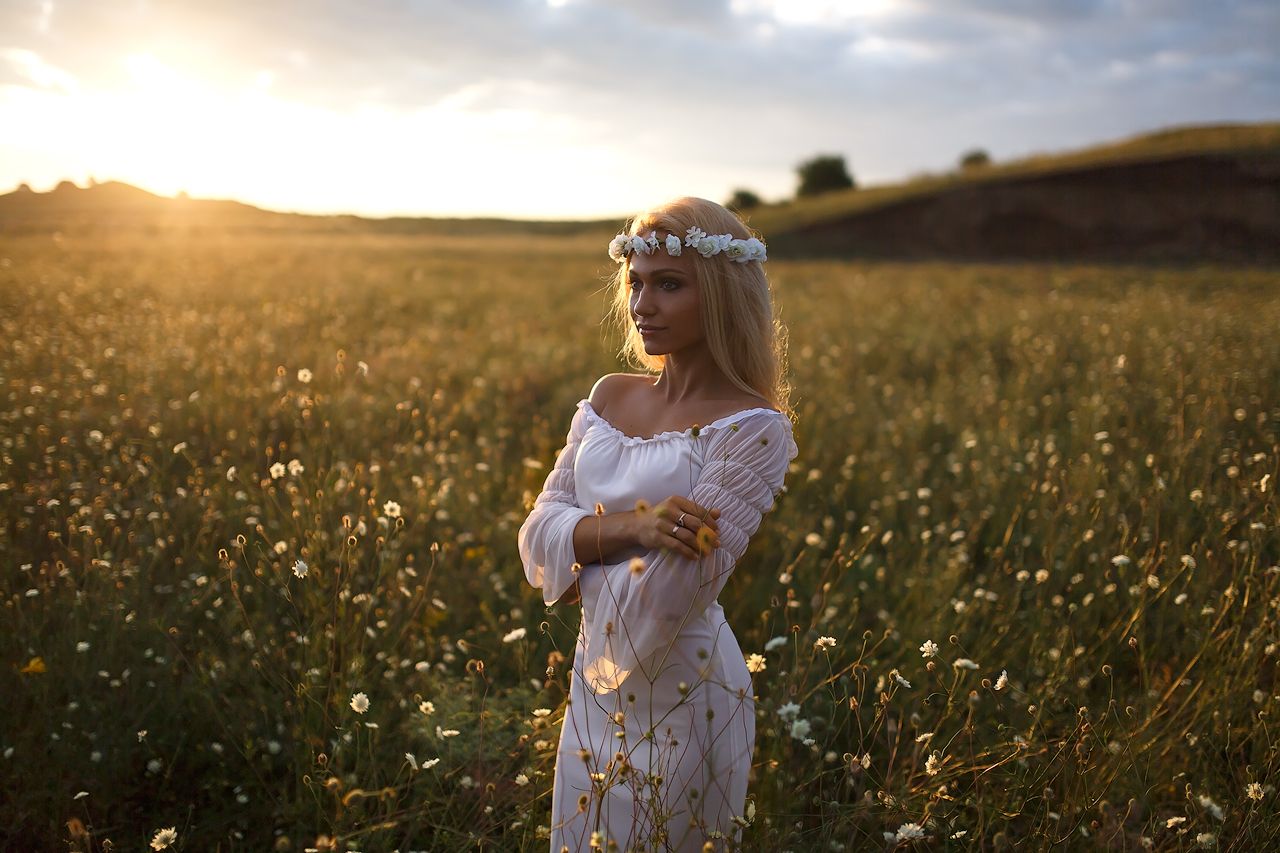 Girls in Slavic costumes in Fort Worth