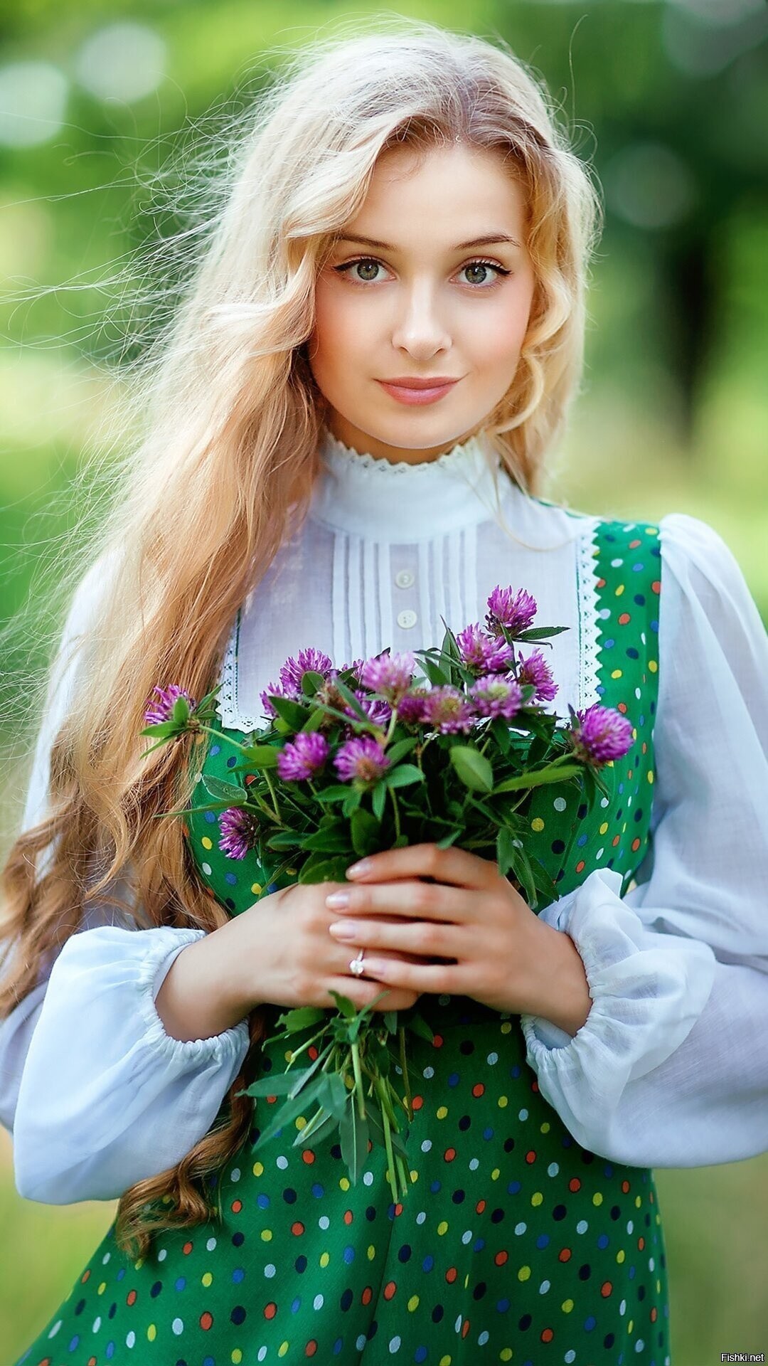 Girls in Slavic costumes in Fort Worth