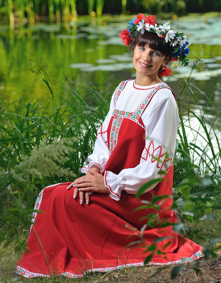 Beautiful girl Girls in Slavic costumes in Fort Worth