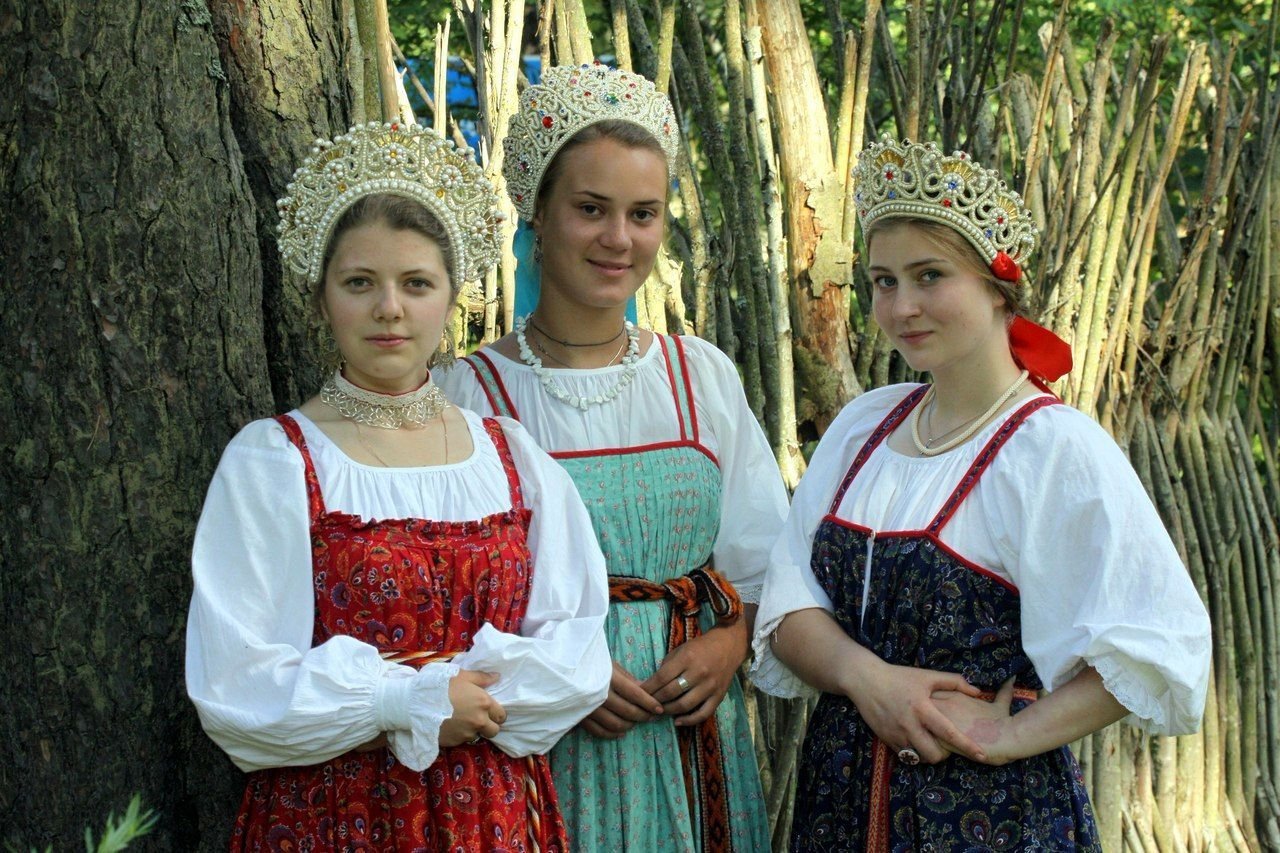 Sexy model Girls in Slavic costumes in Fort Worth